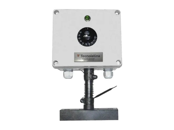 Caixa de ligação 220 V com termostato capilar.